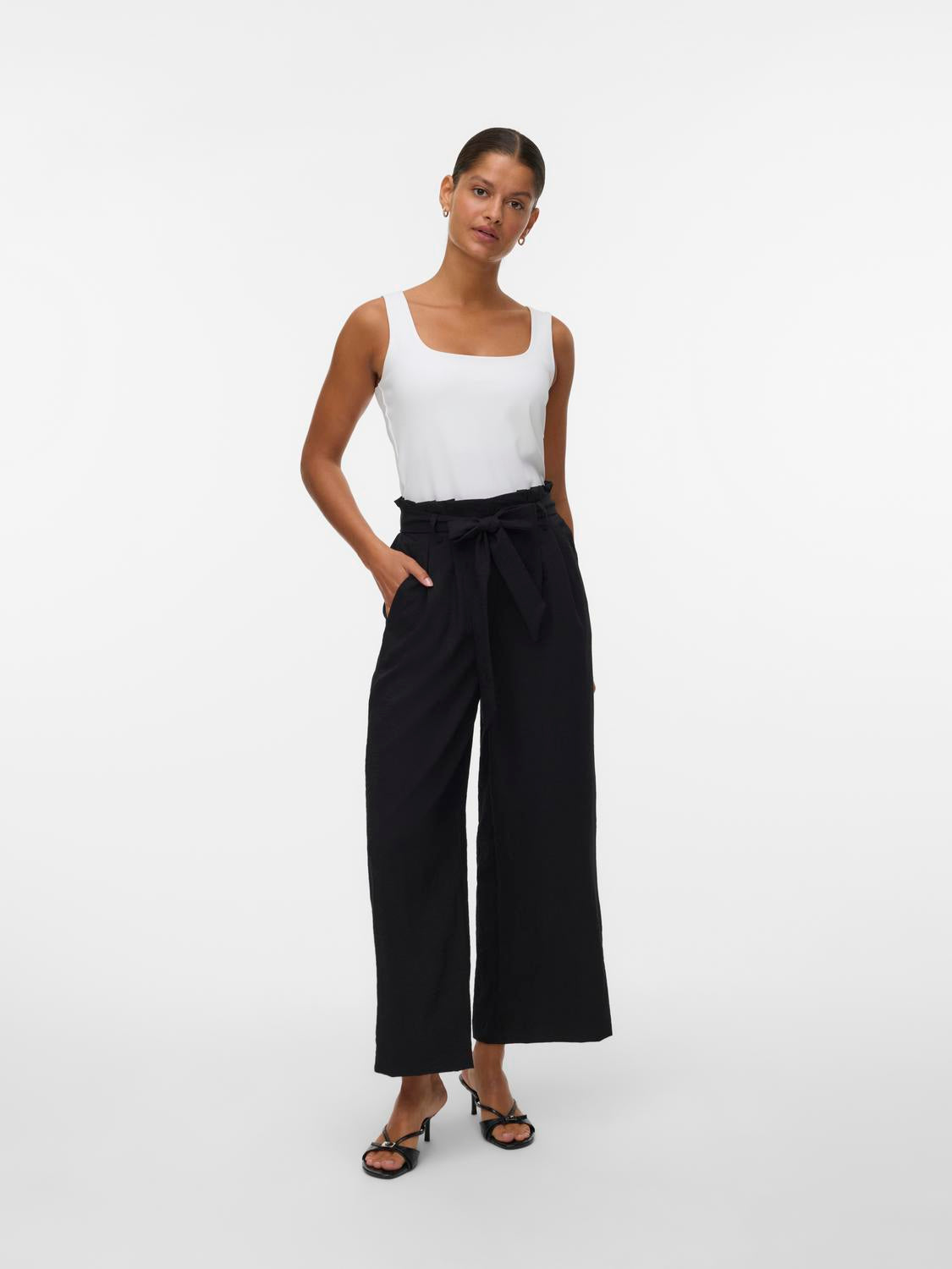 model_shot-front